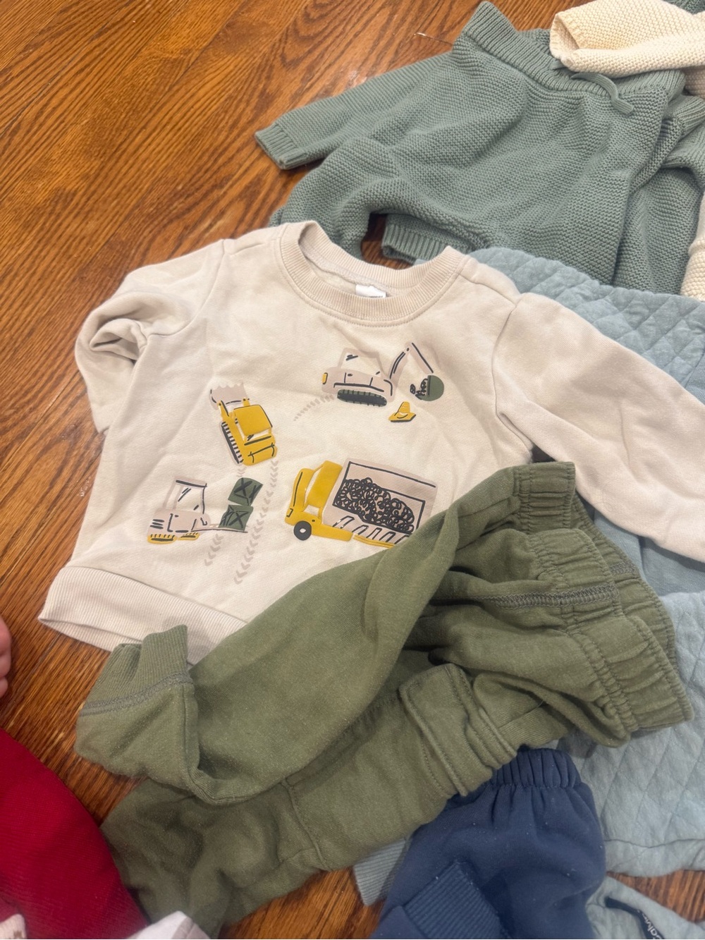 Carters - Picture 10 of 16